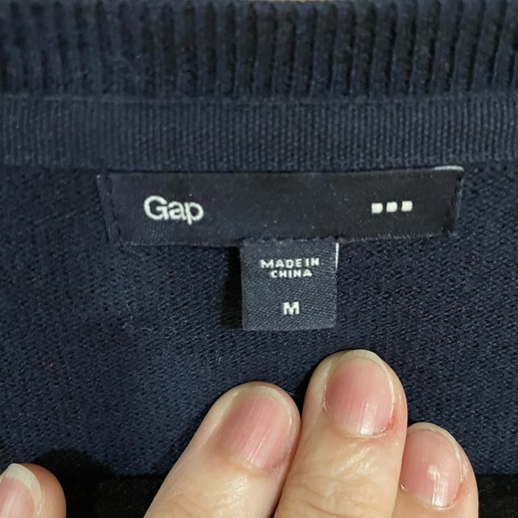 #19- GAP - navy cardigan - Picture 3 of 4